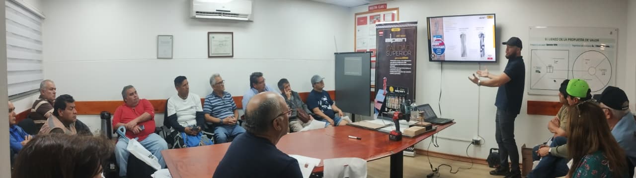 foto capacitaciión presencial sodimac