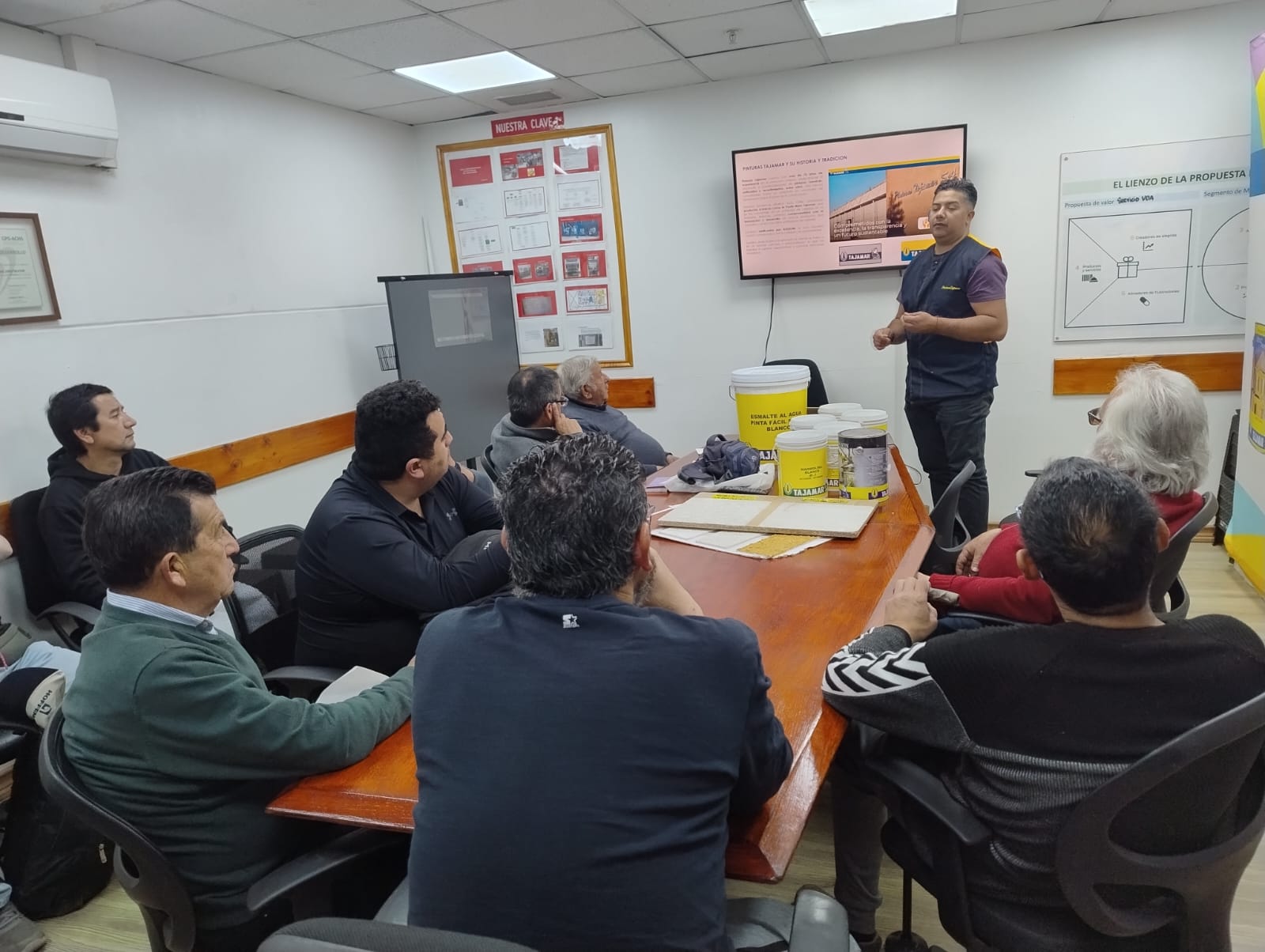 foto capacitaciión presencial sodimac