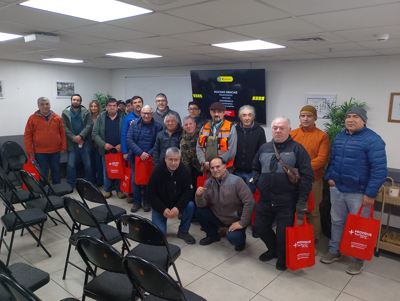 foto capacitaciión presencial sodimac