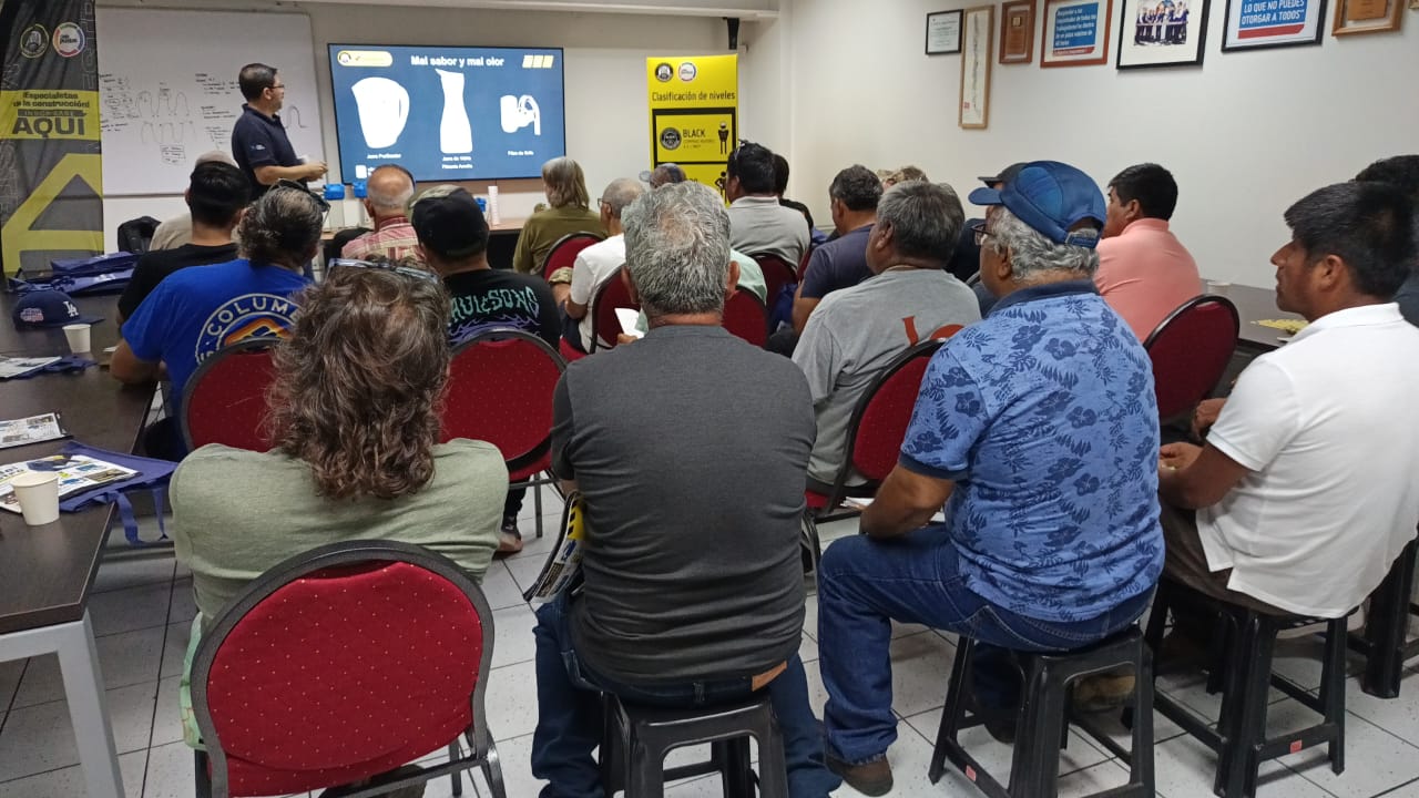 foto capacitaciión presencial sodimac