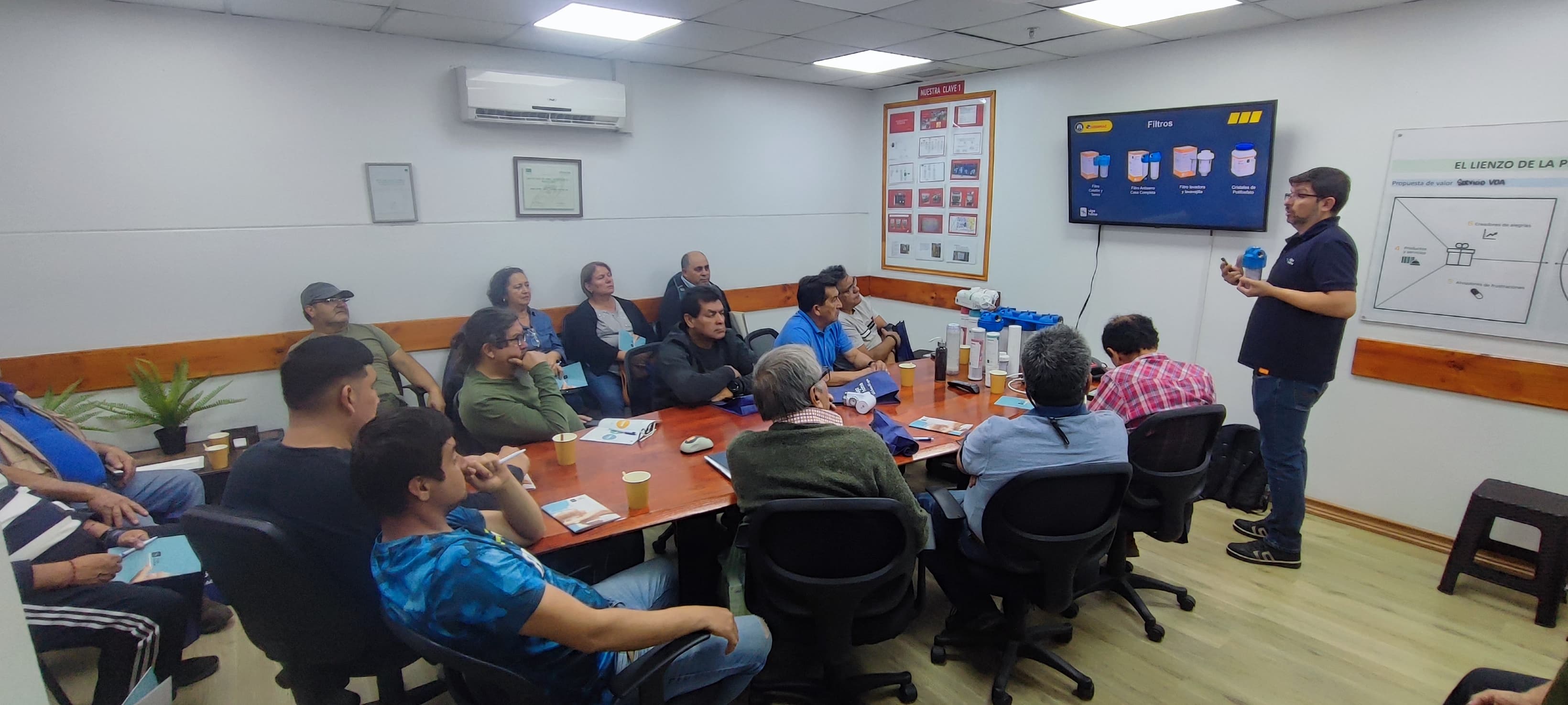 foto capacitaciión presencial sodimac
