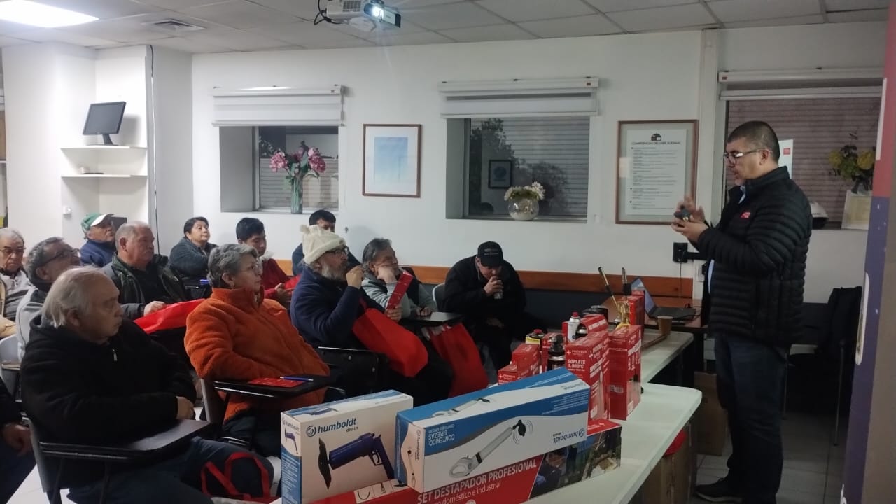 foto capacitaciión presencial sodimac