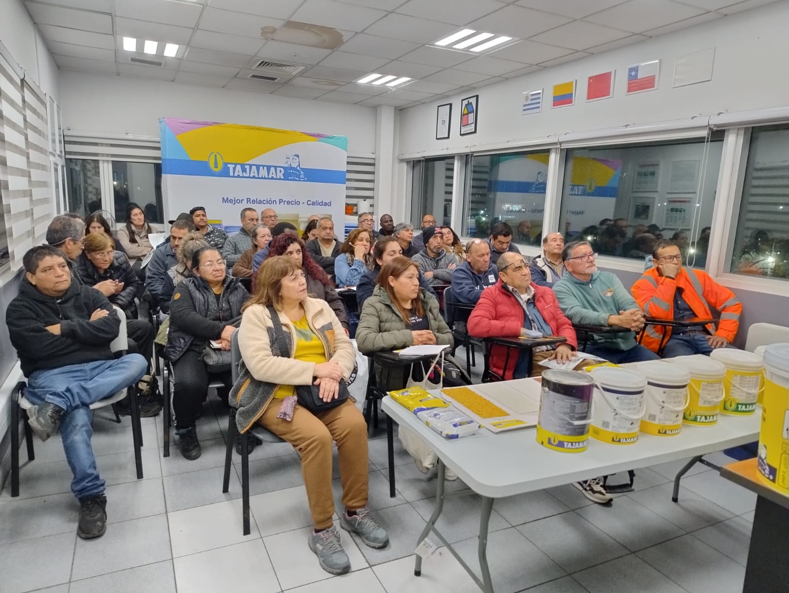 foto capacitaciión presencial sodimac