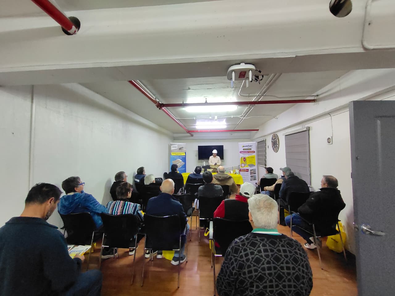 foto capacitaciión presencial sodimac