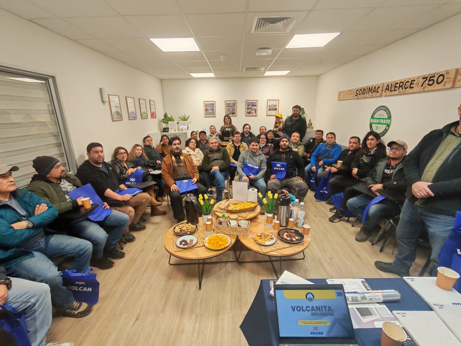 foto capacitaciión presencial sodimac