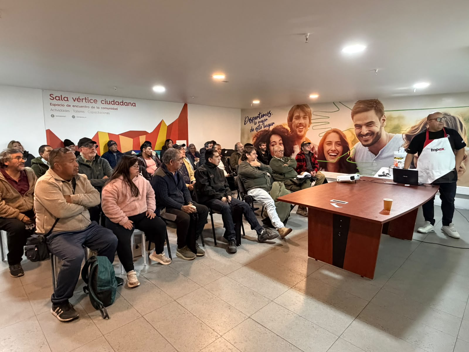 foto capacitaciión presencial sodimac