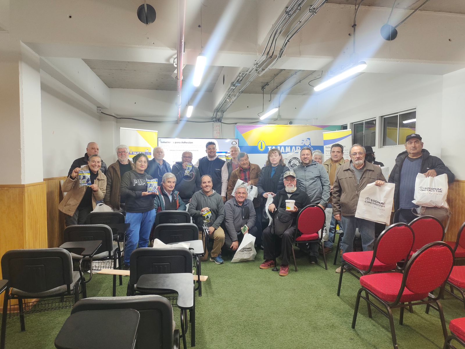 foto capacitaciión presencial sodimac