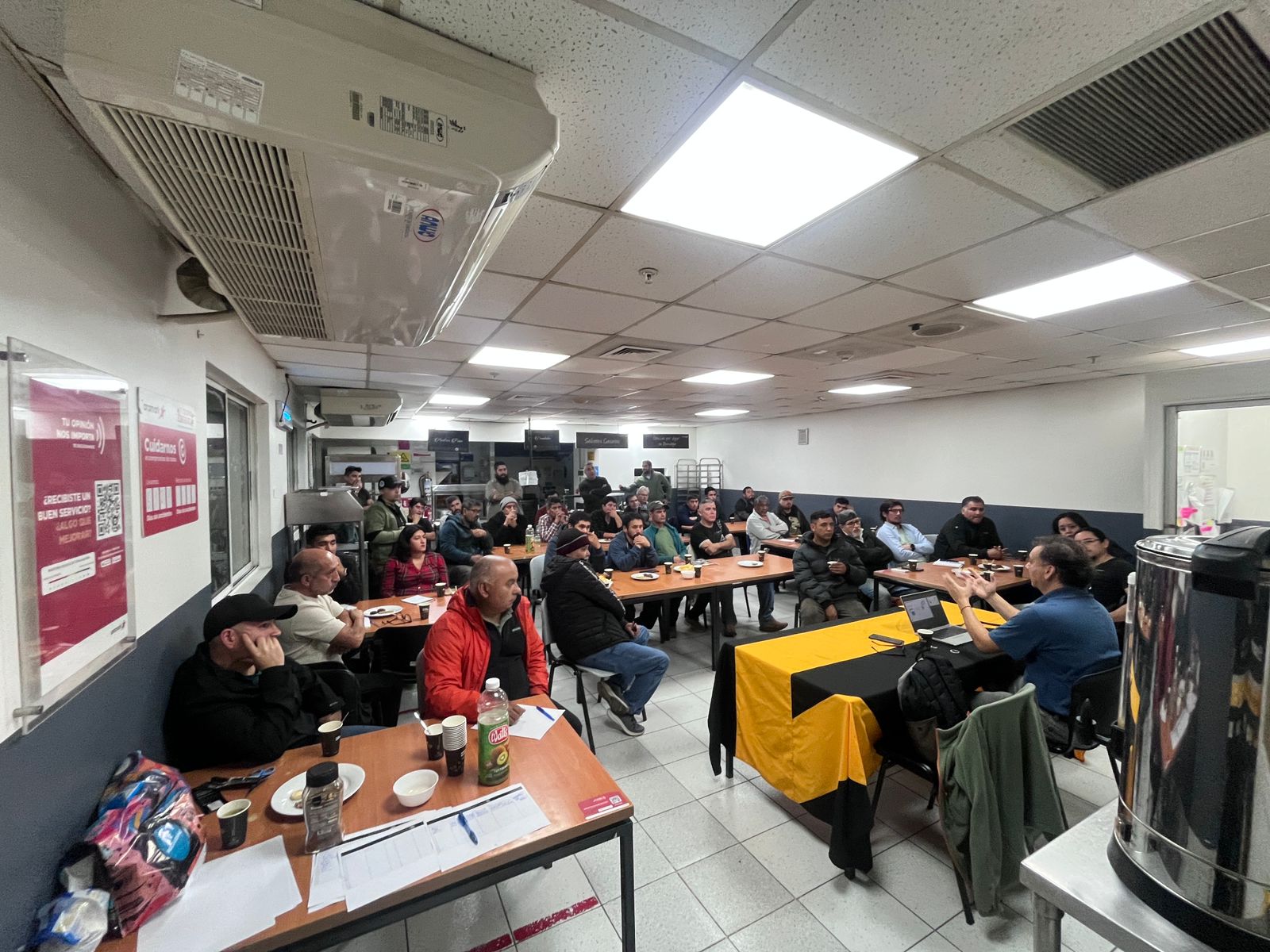 foto capacitaciión presencial sodimac