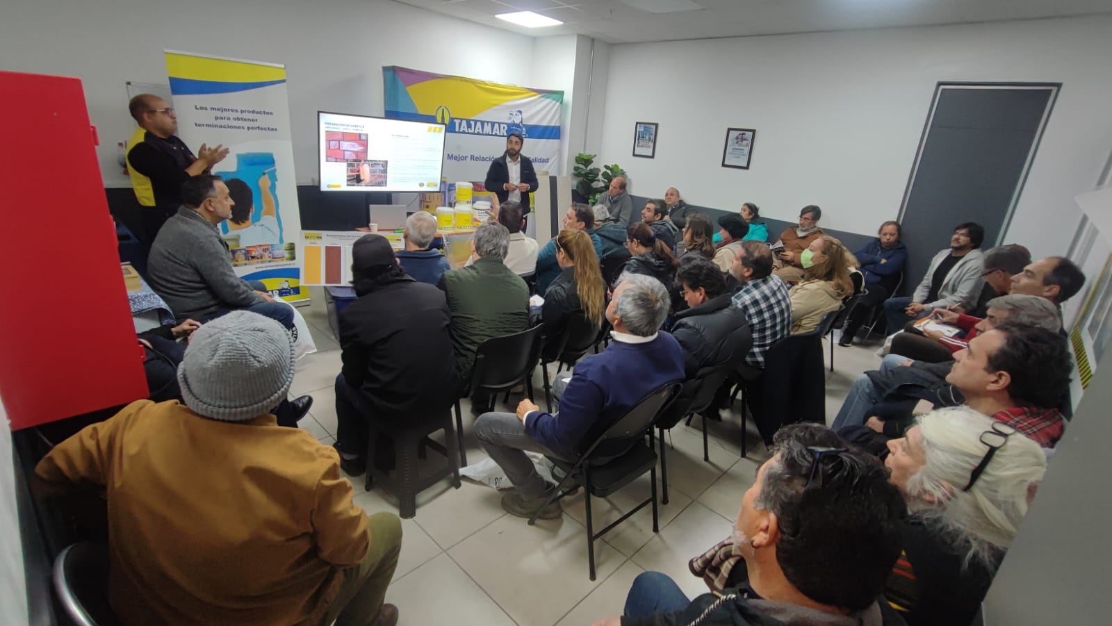 foto capacitaciión presencial sodimac